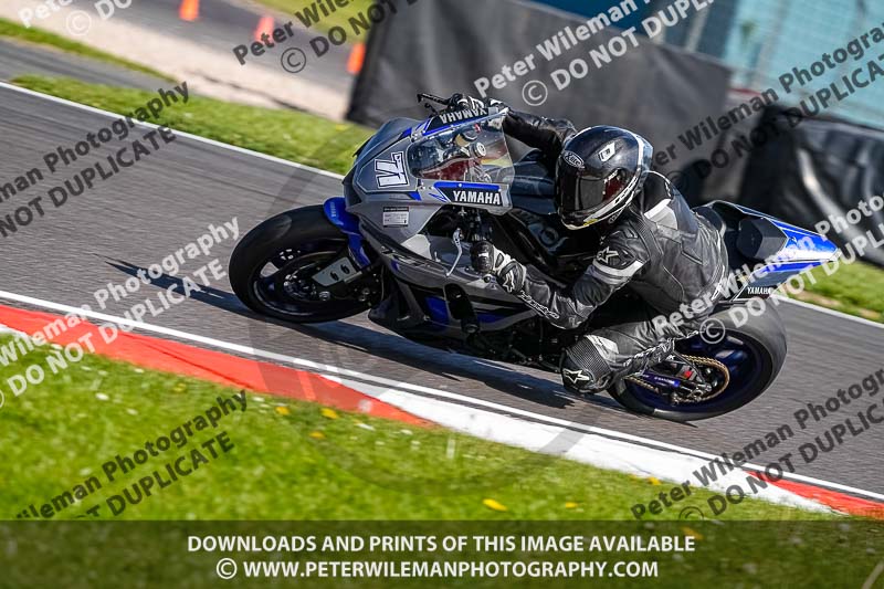 donington no limits trackday;donington park photographs;donington trackday photographs;no limits trackdays;peter wileman photography;trackday digital images;trackday photos